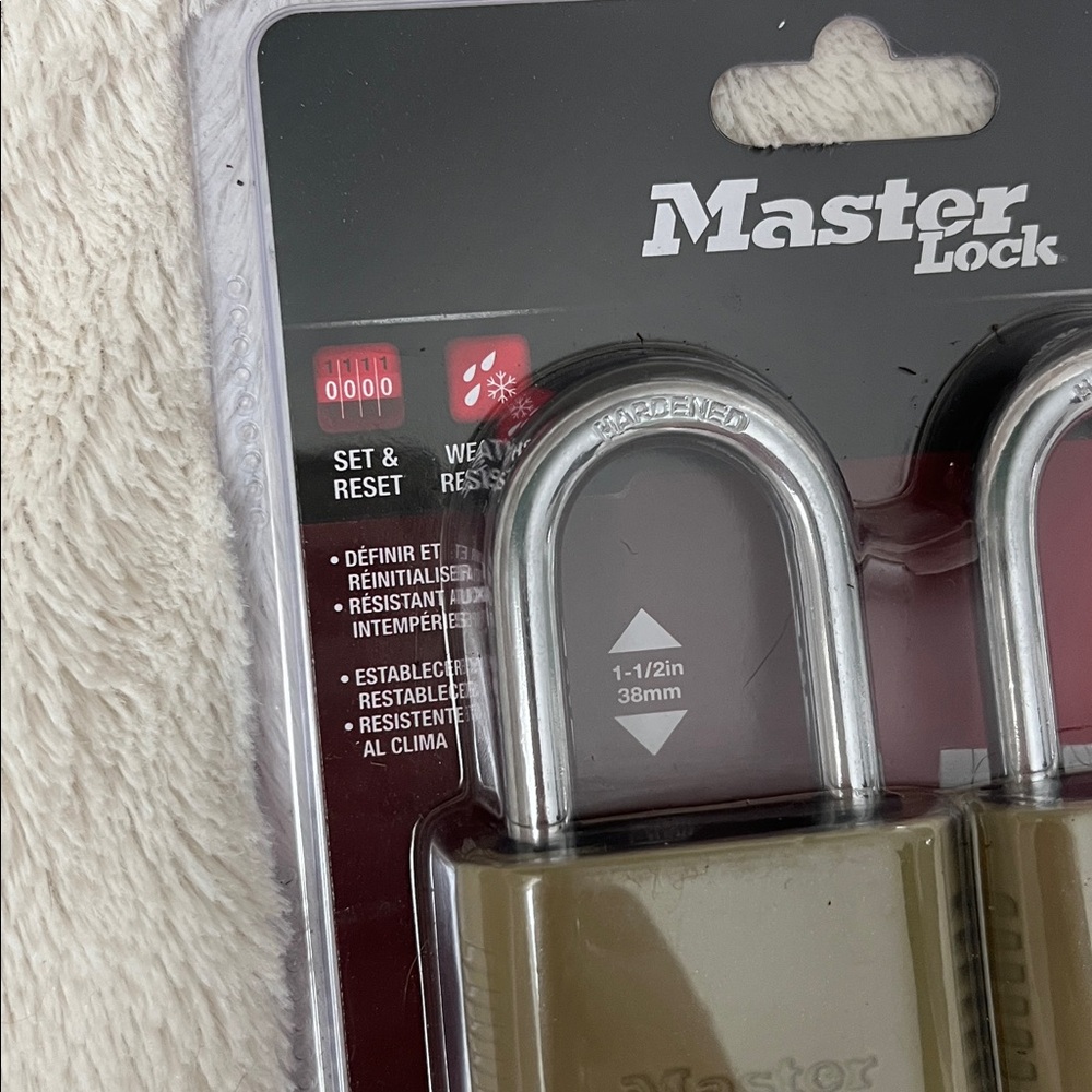 NWT Master Lock Pad Locks - Picture 2 of 4